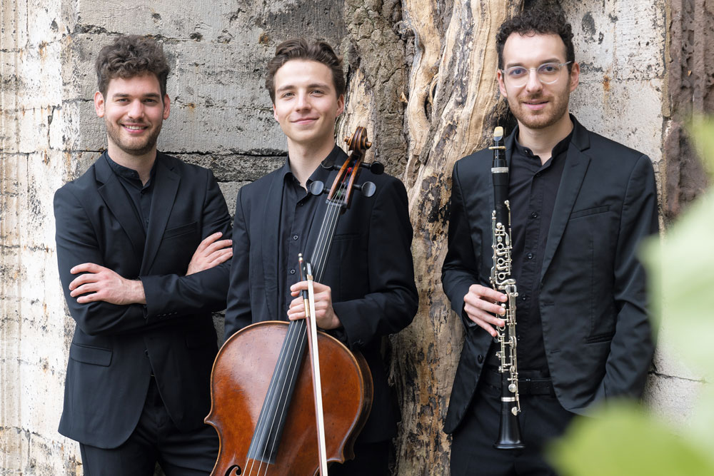 Jonas Haffner (Klavier), Constantin Heise (Violoncello) und Adam Ambarzumjan (Klarinette)